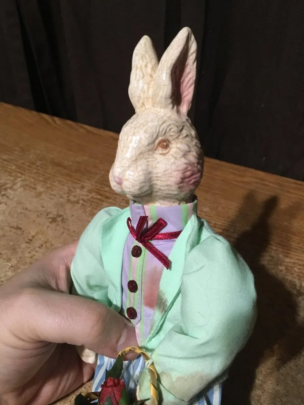 2002 AVON GIFT COLLECTION DAD BUNNY RABBIT SHELF SITTER HOLDING BASKET EASTER
